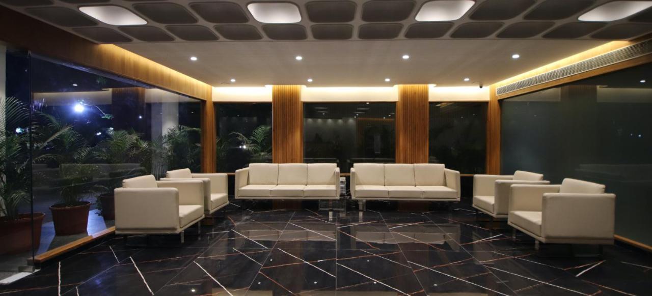 Pinnacle Grand Hotel アーメダバード エクステリア 写真
