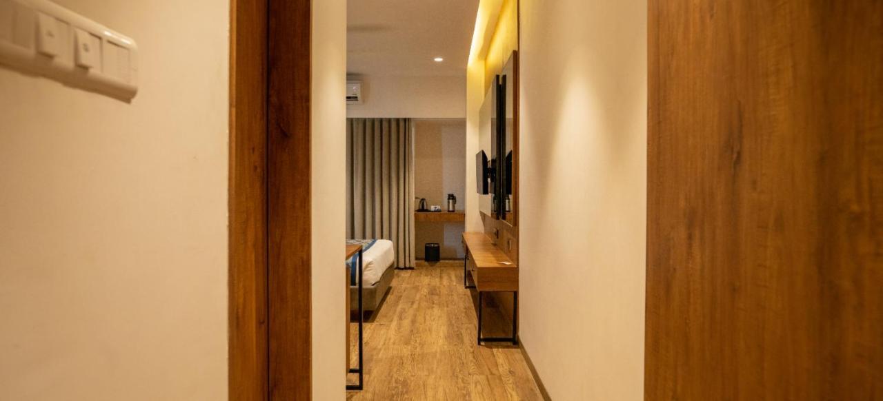 Pinnacle Grand Hotel アーメダバード エクステリア 写真