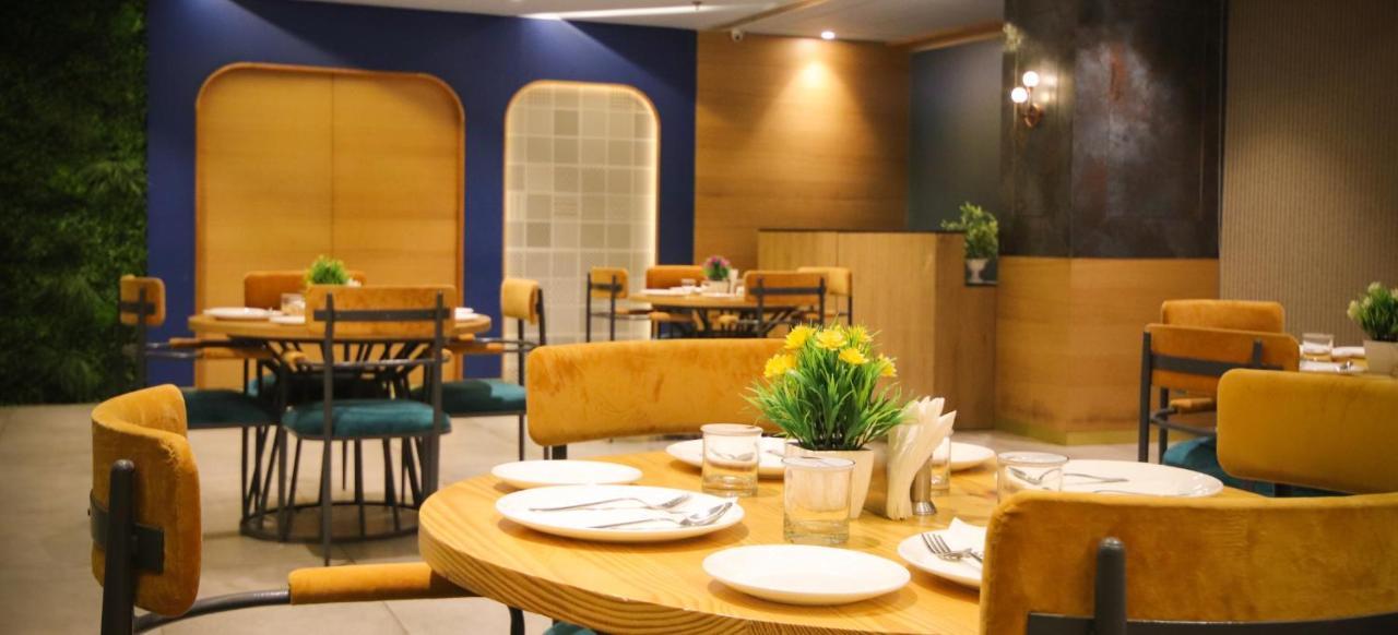 Pinnacle Grand Hotel アーメダバード エクステリア 写真