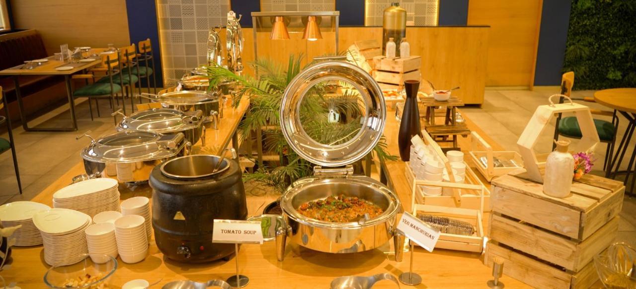 Pinnacle Grand Hotel アーメダバード エクステリア 写真